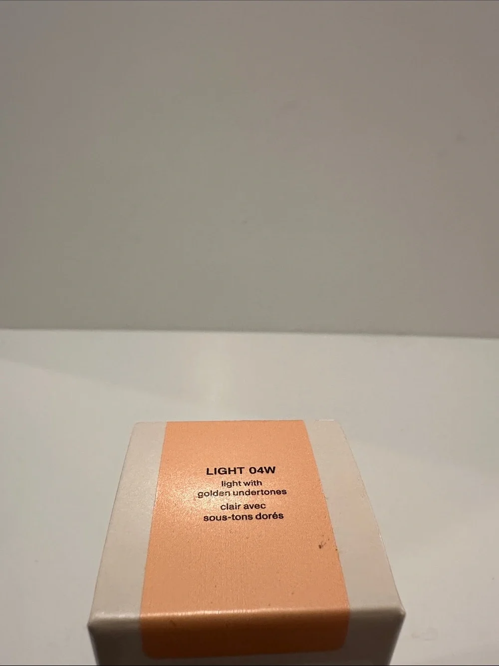 Morphe Lightform Extended Hydration Foundation Light 04W w/Golden Undertones.
